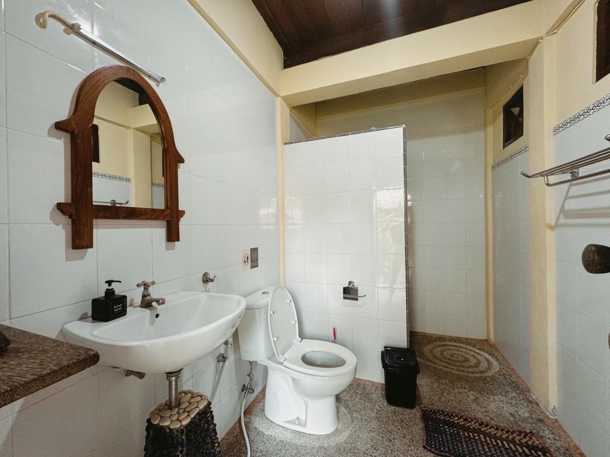 Sasak Experience Hotel Kuta  Buitenkant foto